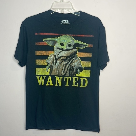 ❤️ 🆕 STAR WARS baby Yoda Child Mandalorian Wanted Graphic tee size small - Picture 2 of 3